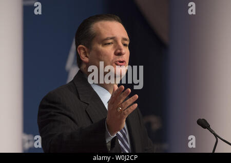 Republikanischen Präsidentschaftskandidaten Senator Ted Cruz (R-TX) spricht während der republikanischen Präsidentschaftskandidaten Forum jüdische Koalition an der Ronald Reagan in Washington DC, 3. Dezember 2015. Foto von Molly Riley/UPI Stockfoto