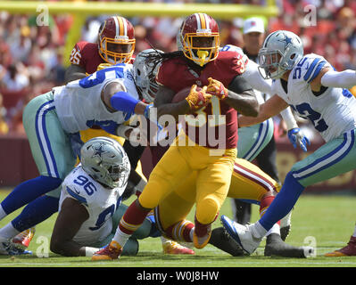 Washington Redskins zurück läuft, Matt Jones (31) wird gegen die Dallas Cowboys im zweiten Quartal bei FedEx Field in Landover, Maryland am 18. September 2016. Foto von Kevin Dietsch/UPI Stockfoto