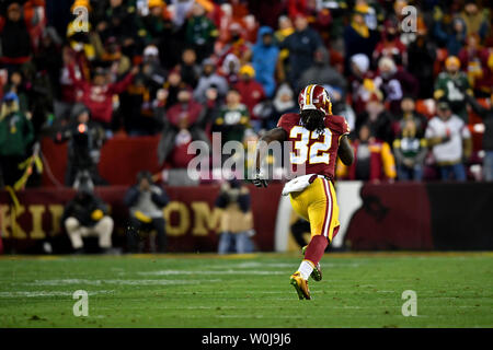 Washington Redskins zurück laufen Rob Kelley (32) läuft gegen die Green Bay Packers im vierten Quartal in Landover, Maryland am 20. November 2016. Foto von Kevin Dietsch/UPI Stockfoto