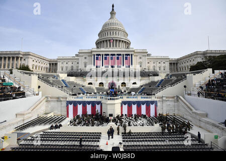 Dem US Capitol ist ein Tag vor president-elect Donald Trump ist vereidigte als 45. Präsident, während der 58Th Präsidentschafts-einweihung auf dem Capitol Hill in Washington, D.C. am 19. Januar 2017 gesehen. Foto von Kevin Dietsch/UPI Stockfoto