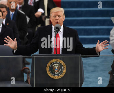 Präsident Donald Trump liefert seine Antrittsrede bei der Einweihung am 20 Januar, 2017 in Washington, D.C. Trump wurde der 45. Präsident der Vereinigten Staaten. Foto von Pat Benic/UPI Stockfoto