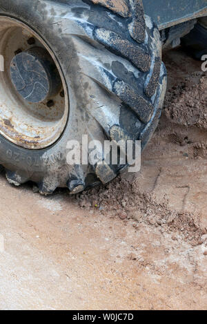 Schlamm All-terrain-Lauffläche mit Sand verpackt Stockfoto