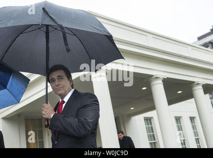 Markieren Sie Felder, CEO von Ford Motor Corp., wartet auf die Medien zu sprechen nach einem Treffen mit Präsident Donald Trump und Kollegen aus der Wirtschaft, die im Weißen Haus in Washington, D.C., am 23. Januar 2017. Foto von Kevin Dietsch/UPI Stockfoto