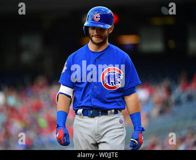 Chicago Cubs 'Tommy La Stella reagiert, nachdem Sie gegen die Washington Nationals im ersten Inning Nationals Park in Washington D.C. am 27. Juni 2017. Foto von Kevin Dietsch/UPI Stockfoto