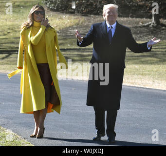 Präsident Donald Trump Gesten der Presse, wie Er und die erste Dame Melania Trump, das Weiße Haus, 5. Februar 2018, in Washington, DC, für einen Tagesausflug nach Cincinnati, Ohio. Das Paar wird das Children's Hospital Medical Center für eine Diskussion auf dem Opioid-Krise besuchen. Foto von Mike Theiler/UPI Stockfoto