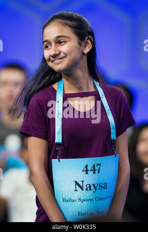 Naysa Modi, 12, von Frisco, Texas, beteiligt sich an der Endrunde der 2018 Scripps National Spelling Bee am 31.Mai in Oxon Hill, Maryland 2018. Die Biene wurde in diesem Jahr erweitert und umfasst jetzt drei Tage mit 519 Spellers. 41 Spellers erweitert, um die letzte Runde. Foto von Pete Marovich/UPI Stockfoto