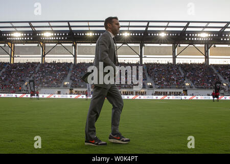 D.C. United Head Coach Ben Olsen ist der Bereich vor dem Spiel zwischen DC United und Vancouver Whitecaps bei Audi Feld in Washington, DC am 14. Juli 2018. Hierbei handelt es sich um DC United erstes Spiel im neuen Feld und Rooney's Debüt für D.C. United. Foto von Alex Edelman/UPI Stockfoto