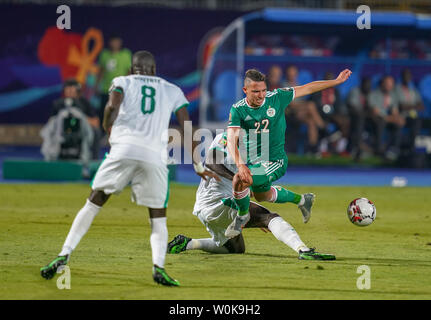 Kairo, Ägypten. 27 Juni, 2019. Ismael Bennacer von Algerien während der 2019 Afrika Cup der Nationen Übereinstimmung zwischen Senegal und Algerien am 30. Juni Stadion in Kairo, Ägypten, Gefoult. Ulrik Pedersen/CSM/Alamy leben Nachrichten Stockfoto