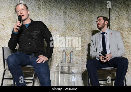 National World War 1 Gedenkstätte Bildhauer Sabin Howard (L) macht Erläuterungen als Architekt Joe Weishaar während des Weltkrieges 1 Centennial Veranstaltung der Kommission, Washington, DC., 9. November 2018, hört die anstehende 100-jährige Jubiläum des Waffenstillstandes mark Ending "Der Große Krieg" am 11. November 1918. Foto von Mike Theiler/UPI Stockfoto