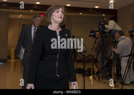 Rep. Kathy Castor, D-F. L., kommt zu einer demokratischen Caucus Treffen auf das Kapitol in Washington, DC am 28. November 2018. Haus Demokraten werden ihre Leadership Team für die kommenden 116. Kongress, der im Januar 2019 beginnen wird, zu wählen. Foto von Alex Edelman/UPI Stockfoto