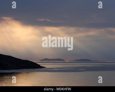 Am frühen Morgen Licht über die Inseln von Shiant Scalpay, Harris Stockfoto