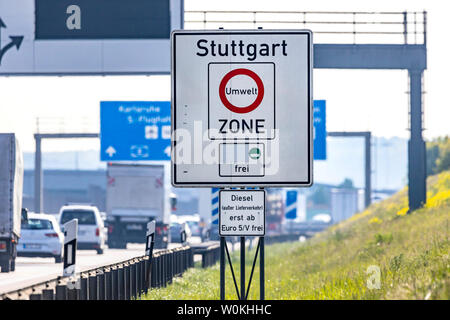 DEU, Deutschland, Stuttgart, 04.01.2019 - Verbot von älteren Dieselfahrzeugen. Seit 2019, Stuttgart hat ein Fahrverbot ältere Autos mit Euronorm 4 hatte. Stockfoto