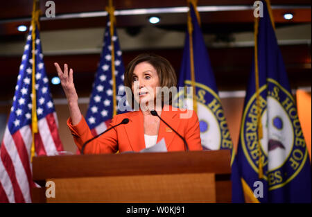 Sprecher des Repräsentantenhauses, Nancy Pelosi, D-Calif., hält Ihre wöchentliche Pressekonferenz im Kapitol in Washington, D.C. am 5. Juni 2019. Foto von Kevin Dietsch/UPI Stockfoto