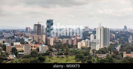 Antenne Panorama der Innenstadt von Nairobi und der Kilimani Gebiet von Nairobi, Kenia. Stockfoto