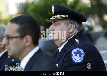 United States Capitol Police Chief Matthew Verderosa besucht eine Pressekonferenz über investigativen Erkenntnisse im Juni 14 schießen auf dem jährlichen Kongress Baseballspiel, außerhalb des FBI Washington Field Office in Washington am 21. Juni 2017. Foto von Yuri Gripas/UPI Stockfoto