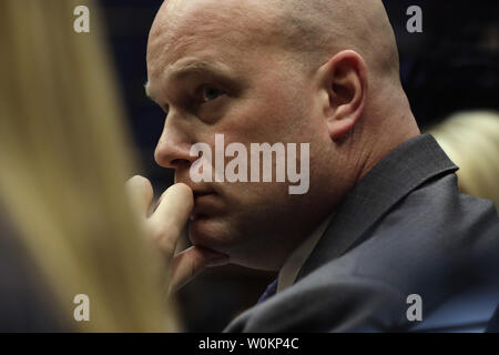 Der Attorney General Matthew Whitaker nimmt an einer Diskussionsrunde, die Bundesregierung der Kommission über Schule Sicherheit Bericht des Weißen Hauses in Washington am 18. Dezember 2018. Foto von Yuri Gripas/UPI Stockfoto