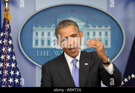 Präsident Barack Obama macht einen Kommentar in einem schnell genannte Pressekonferenz über Probleme mit den Veteranen Adminstraition (VA) in der Brady Press Room im Weißen Haus in Washington, DC am 21. Mai 2014. UPI/Pat Benic Stockfoto