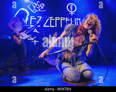 Lez Zeppelin Riemen eine Reihe an der Hamilton Live Veranstaltungsort in die Innenstadt von Washington, DC am 7. Juni 2015. Die all-Girl Band spielte das Konzert "Der Song bleibt die Gleiche" der legendären Band Led Zeppelin. Band Mitglieder gehören Gitarrist Steph Paynes, Sänger Shannon Conley, bass gitarre Megan Thomas und Drummer Leesa Harrington-Squyres. Foto von Pat Benic/UPI Stockfoto