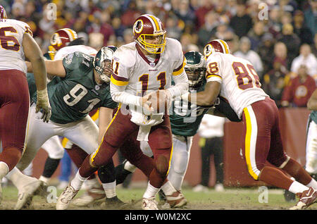 Washington Redskins Quarterback Patrick Ramsey Hände weg vom Fußball in der 17-14 Verlust zu den Philadelphia Eagles am 12. Dezember 2004 Fed Ex Feld in Landover, Md (UPI Foto/Greg Whitesell) Stockfoto