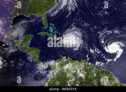 A GEHT (Geostationary Operational Environmental Satellite) Sat-Bild des Naval Research Laboratory freigegeben, und am 7. September 2017, um 08:45 Uhr EST, zeigt Hurrikan Irma, Mitte, und Hurrikan Jose, rechts, im Atlantischen Ozean, Katia und Hurrikan im Golf von Mexiko. Hurricane Irma ist ein Kategorie 5 Hurrikan mit anhaltenden Winden von mehr als 180 mph und bewegt sich west-nordwestlich bei 17 Mph. Der Sturm wird erwartet, den südöstlichen Vereinigten Staaten auswirken. U.S. Navy/UPI Stockfoto