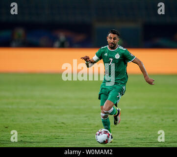 Kairo, Ägypten. 27 Juni, 2019. Riyad Karim Mahrez von Algerien während der 2019 Afrika Cup der Nationen Übereinstimmung zwischen Senegal und Algerien am 30. Juni Stadion in Kairo, Ägypten. Ulrik Pedersen/CSM/Alamy leben Nachrichten Stockfoto