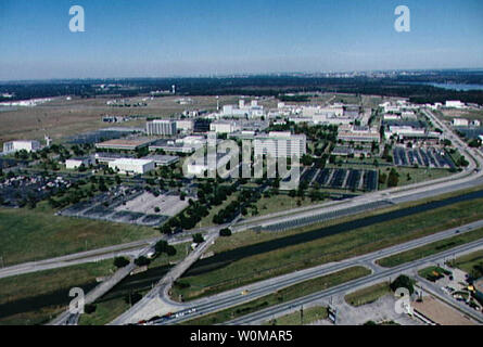 Die NASA Johnson Space Center in Houston, Texas in einem undatierten, Antenne Datei Foto. Houston Polizei berichtet, dass der Schütze sich in der Space Center am 20. April 2007 verbarrikadiert und eine Geisel getötet, bevor sie das Gewehr auf. (UPI Foto/NASA) Stockfoto
