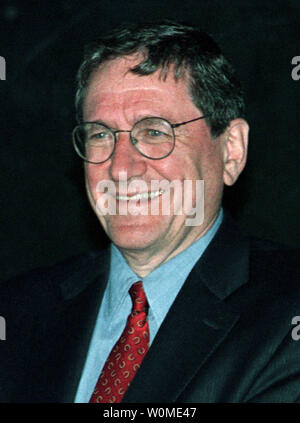 Der ehemalige UN-Botschafter Richard Holbrooke, in diesem Juni 5, 2000 Datei Foto bei den Vereinten Nationen in New York, wurde von Außenministerin Hillary Clinton am 22. Januar 2008 ernannt, als Sondergesandter von Indien und Pakistan unter der Obama-Regierung zu dienen. (UPI Foto/Monika Graff/Dateien) Stockfoto