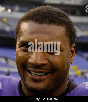 Ehemalige NFL Quarterback Steve McNair, im November 19, 2006, Foto in Baltimore gefunden wurde geschossen und in der Wohnung seiner Freundin in Nashville, Tennessee am 4. Juli 2009 getötet. McNair war 36 Jahre alt. (UPI Foto/Mark Goldman/Datei) Stockfoto