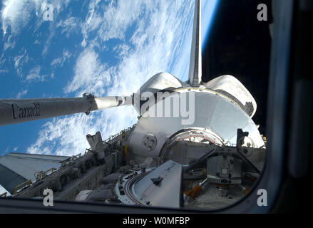 Dieser NASA Bild von den Astronauten an Bord der Raumfähre Discovery zur Mission STS-128 genommen wird, zeigt das Leonardo Multi-Purpose Logistics Module in der Ladebucht der Discovery zur Mission Tag zwei am 29. August 2009. UPI/NASA Stockfoto