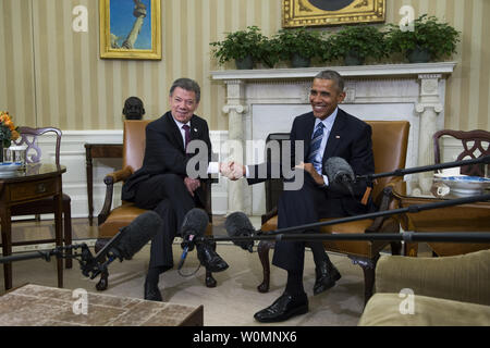 US-Präsident Barack Obama trifft sich mit der kolumbianische Präsident Juan Manuel Santos im Oval Office des Weißen Hauses in Washington, D.C., 4. Februar 2016. Stockfoto