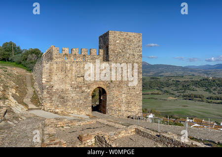 Überreste des alten Schlosses in der Gemeinde Jimena de la Frontera, Andalusien Stockfoto