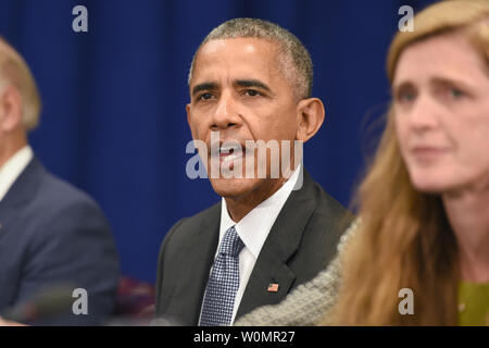 Us-Präsident Barack Obama besucht eine bilaterale Treffen mit Premierminister Haider al-Abadi des Irak an der Lotte New York Palace Hotel in New York, NY, am 19. September 2016. Obama ist von US-Vizepräsident Joe Biden und Samantha Power, Botschafter der Vereinigten Staaten bei den Vereinten Nationen flankiert. Foto von Anthony Behar/UPI Stockfoto