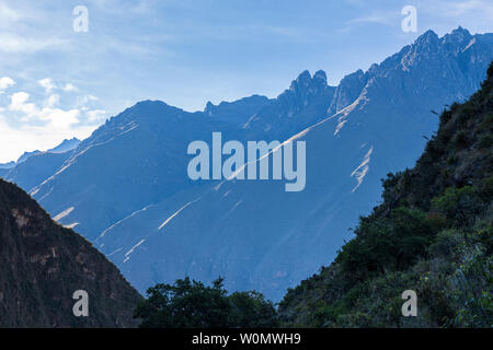 Inka Trail, Tag 2, Huayllabamba, über Ara de Huarmihuanusca, Toten womans, Pacay Mayo Alto, Peru, Südamerika, Stockfoto