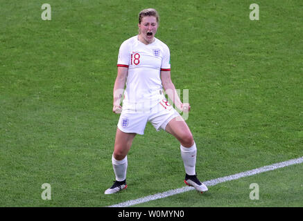 England's Ellen White feiert ihr Seiten zweites Ziel des Spiels während der FIFA Frauen-WM-Viertelfinale in Stade Oceane, Le Havre, Frankreich. Stockfoto