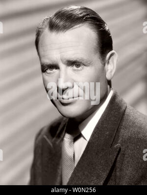 JOHN MILLS (1908-2005) Englisch Bühne und Film Schauspieler ungefähr 1955 Stockfoto