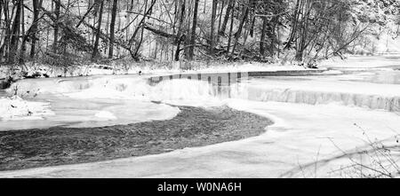 Taughannock Falls, in Grip Winter's gefangen Stockfoto