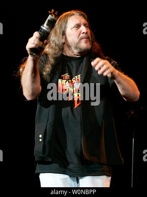 Doug Grau mit der Marshall Tucker Band im Konzert an die fundierte Beratung Amphitheater in West Palm Beach, Florida, am 12. Mai 2007. (UPI Foto/Michael Busch) Stockfoto