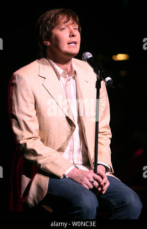 Clay Aiken führt in Konzert im Kravis Center in West Palm Beach, Florida, am 18. August 2007. (UPI Foto/Martin Fried) Stockfoto