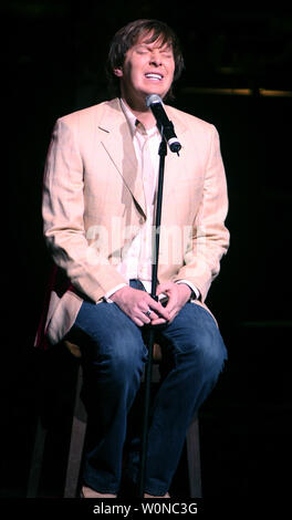 Clay Aiken führt in Konzert im Kravis Center in West Palm Beach, Florida, am 18. August 2007. (UPI Foto/Martin Fried) Stockfoto