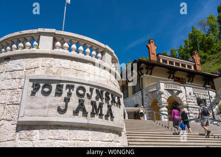 Eingang zur Höhle von Postojna in Slowenien Stockfoto