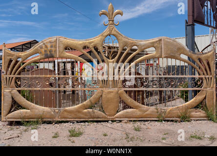 Gold Gate von Delgado Schmiedeeisen, Albuquerque, New Mexico Stockfoto