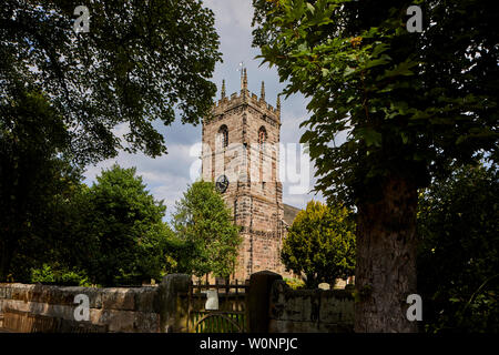 Prestbury ist eine Gemeinde in Cheshire, England. Etwa 1,5 km nördlich von Macclesfield, St. Peters Kirche Stockfoto
