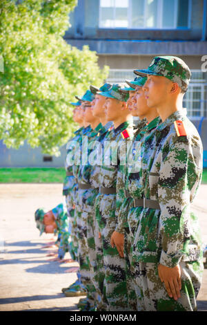 Die militärische Ausbildung von Hunan Universität für Wissenschaft und Technologie Stockfoto