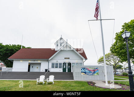 Hyannis, MA - 10. Juni 2019: Hyannis Hafenmeister Gebäude und Welcome Center. Stockfoto