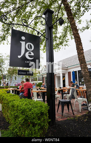 Provincetown, MA - 11. Juni 2019: Joe Coffee Shop und Cafe ist unter dem neuen Eigentümer ab Feb 2019. Stockfoto