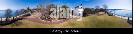 Nahtlose 360° Panorama der Waterfront Park und der Innenstadt in Beaufort, South Carolina. Stockfoto