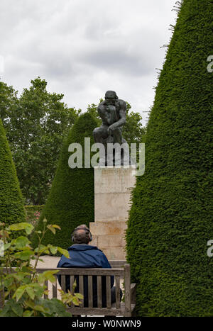 Skulpturen im Garten in das Rodin Museum in Paris Frankreich Stockfoto