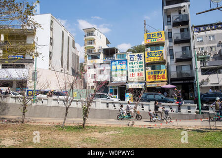 Nantou, Taiwan - 01 Mar 2019: Stadtbild von Nantou. Nantou ist eine kleine Stadt, aber es ist sehr berühmt wegen der Sun Moon Lake. Stockfoto