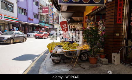 Nantou, Taiwan - 01 Mar 2019: Stadtbild von Nantou. Nantou ist eine kleine Stadt, aber es ist sehr berühmt wegen der Sun Moon Lake. Stockfoto