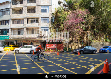 Nantou, Taiwan - 01 Mar 2019: Stadtbild von Nantou. Nantou ist eine kleine Stadt, aber es ist sehr berühmt wegen der Sun Moon Lake. Stockfoto